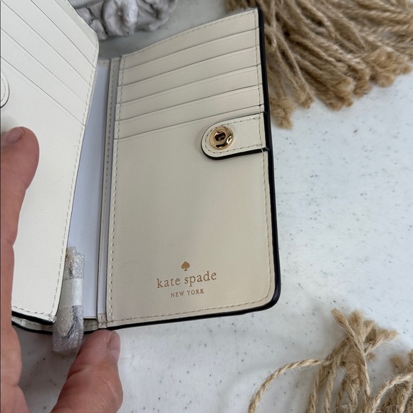 Kate Spade New York Women's Medium Snap Wallet (Meringue Multi) - Picture 3 of 11